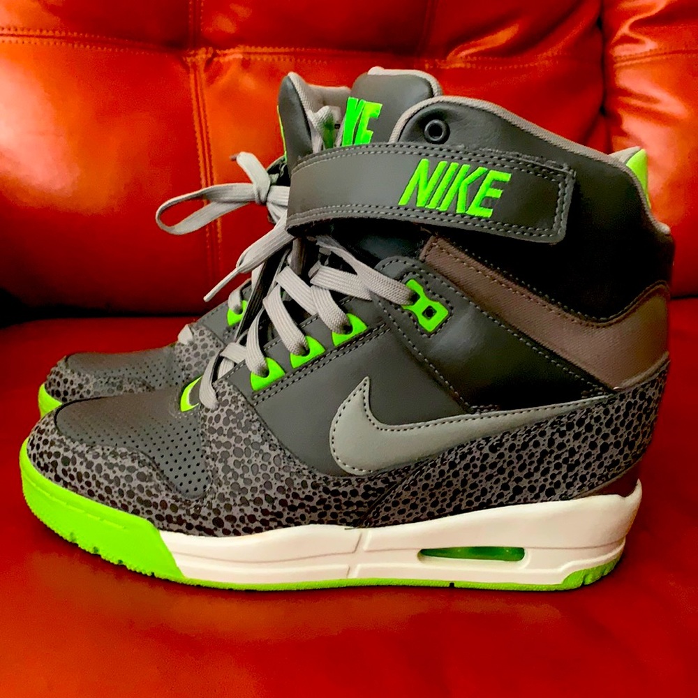 Nike Air Revolution Sky Hi